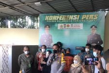Dari Kalimantan Alex Menyopir Truknya Demi Ini, Tiba di Surabaya Berakhir dengan Penyesalan - JPNN.com Jatim