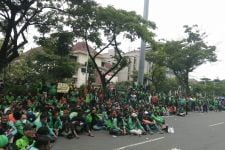 Imbas Demo Driver Ojol, Warga Semarang Tak Bisa Pesan Makanan dan Jasa Antar - JPNN.com Jateng