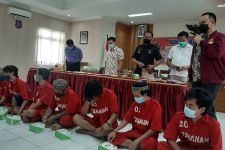 Polrestabes Semarang Ringkus 29 Pelaku Kasus Narkoba, Lihat Ada yang Pakai Peci - JPNN.com Jateng