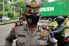 Tak Kuat Menanjak, Truk Trailer Kecelakaan di Jalur Silayur Semarang - JPNN.com Jateng