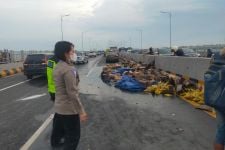 Kecelakaan Truk Boks Vs Pikap di Suramadu, Begini Kondisi Korban - JPNN.com Jatim