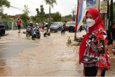 Akibat Gorong-gorong Kecil, Lokasi Ini Selalu Banjir Ketika Hujan Deras - JPNN.com Lampung