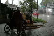5 Kecamatan di Malang Terendam Banjir Setelah Diguyur Hujan Sejak Sore - JPNN.com Jatim
