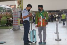 Bisa Langsung ke Madinah Lewat Bandara Juanda, Ratusan Jemaah Umrah Diberangkatkan Hari Ini - JPNN.com Jatim