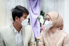 Blak-blakan, Rizky Billar Sebut Sang Istri Hanya Bisa Ngeden - JPNN.com Lampung