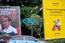 Baliho Besar Jokowi Bertebaran di Jalanan Surabaya, Singgung Soal 2024 - JPNN.com Jatim