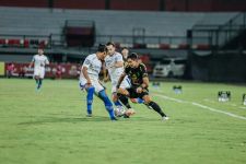 Kartu Merah Ardi Idrus Bikin Persib Merana, Kans Juara Liga 1 Menipis - JPNN.com Bali