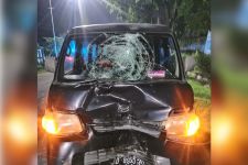 Adu Banteng Mobil Daihatsu APV vs Motor di Solo, Satu Remaja Luka Parah - JPNN.com Jateng