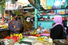 Ke Pasar Wonokromo Surabaya, Kapolri Ungkap Temuan dan Instruksi Lanjutan - JPNN.com Jatim