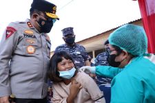Lihat Aksi Irjen Panca Naik Speed Boat ke Kampung Nelayan: Saya Mau Mengecek Langsung - JPNN.com Sumut