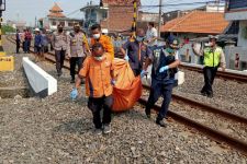 Kronologi Perempuan di Surabaya Tertabrak Kereta, Cucunya Selamat - JPNN.com Jatim