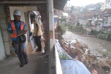 Banjir di Malang Ambleskan 3 Rumah, 6 KK Terdampak, Bingung Mengungsi - JPNN.com Jatim