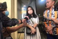 Diperiksa Polres Metro Depok, Mawar AFI Dicecar 12 Pertanyaan - JPNN.com Jabar