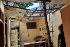 Satu Rumah di Beji Depok Ambruk, Tiga Orang Alami Luka-luka - JPNN.com Jabar