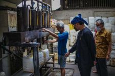 Minyak Goreng Curah di Kota Bogor Terbatas, Bima Arya Sentil Pemerintah Pusat - JPNN.com Jabar