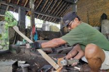 Geliat Pandai Besi Sarjono: Ditempa di Desa, Dicari Dunia - JPNN.com Jogja