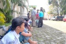 Hendak Ikut Aksi 11 April, Pelajar Asal Bogor Tertangkap Basah Bawa Alat Kontrasepsi - JPNN.com Jabar