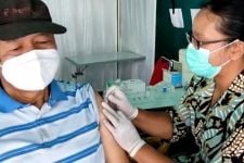 Calon Jemaah Haji Diminta Lakukan Vaksinasi Penguat, Ini Alasannya - JPNN.com NTB