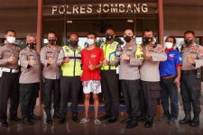Viral, Polisi di Jombang Pukuli Sopir Truk, Kapolres Sebut 'Perintah Saya' - JPNN.com Jatim