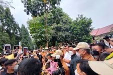 Jawaban Nyeleneh Luhut Binsar Pandjaitan Saat Ditanya Massa Aksi di UI - JPNN.com Jabar