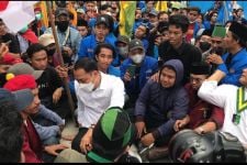 Demo Sempat Ricuh, Pak Eri Duduk Bareng Mahasiswa Langsung Adem Ayem - JPNN.com Jatim