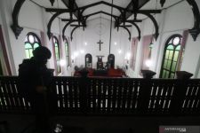 Gereja-Gereja di Surabaya Dijaga Ketat Polisi dan TNI 24 Jam - JPNN.com Jatim