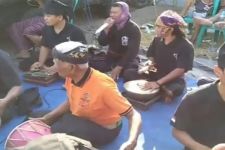 Mengenal Peresean, Tradisi Suku Sasak untuk Panggil Hujan - JPNN.com NTB