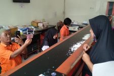 BLT Minyak Goreng di Malang Cair, Lilik: Buat Masak Saat Lebaran - JPNN.com Jatim