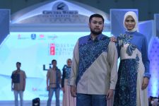 Allyla Cerula, Batik dengan Perpaduan Warna Bernuansa Ramadan - JPNN.com Jatim