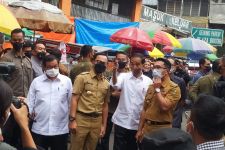 Begini Jawaban Presiden Jokowi Saat Mendengar Aduan Pedagang Soal Pungli di Pasar Bogor - JPNN.com Jabar