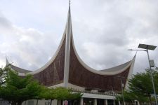 Kasus Korupsi di Masjid Raya Sumbar Naik ke Tahap Penuntutan, Dua Tersangka Ditahan - JPNN.com Sumbar