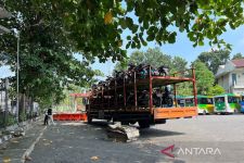 Ratusan Sepeda Motor Pemudik Tiba di Yogyakarta, Diangkut Pakai Truk dan Kereta Api - JPNN.com Jogja