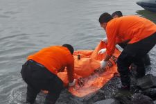 Ditemukan Jenazah Mengapung Sekitar Pantai Kenjeran Surabaya, Terduga Maling Motor Suramadu? - JPNN.com Jatim