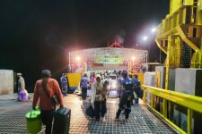 Pemudik Madura Kembali ke Perantauan, Pelabuhan Jangkar Situbondo Mulai Padat  - JPNN.com Jatim