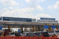 Kendaraan Membeludak, One Way Tol Dalam Kota Semarang Diberlakukan - JPNN.com Jateng