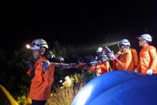 Pendaki Asal Jakarta Terpeleset di Pos 3 Gunung Sindoro, Tim SAR Beraksi - JPNN.com Jateng