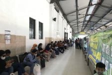 Libur Lebaran 2022, Ratusan Ribu Penumpang KAI Bepergian Jarak Jauh di Daop 8 - JPNN.com Jatim