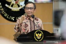 DPR Kesenggol Mahfud MD Buntut Konten LGBT Deddy Corbuzier, Apa Kaitannya? - JPNN.com Jatim