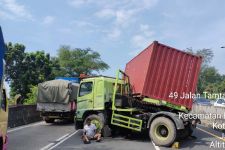 Kronologi Truk Kontainer Mundur 200 Meter Hingga Ciptakan Kemacetan Parah di Semarang - JPNN.com Jateng