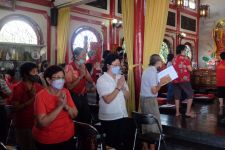 Pelaksanaan Ibadah Waisak di Bandung Berjalan Khidmat - JPNN.com Jabar