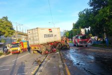 2 Truk Kontainer Terlibat Kecelakaan di Jl. Solo-Semarang, Sopir & Kernet Tewas Seketika  - JPNN.com Jateng