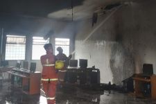 Ruangan Praktik Komputer SMK Nasional Depok Terbakar, 640 Siswa dan Guru Selamat - JPNN.com Jabar