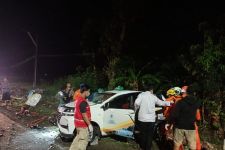Kecelakaan Hebat Terjadi di Kulon Progo, Sopir Terjepit Badan Mobil - JPNN.com Jogja