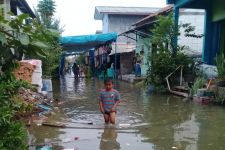 Ratusan Rumah di Tambaklorok Semarang Terendam Rob, Warga Kaget Bukan Main - JPNN.com Jateng