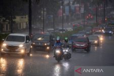 Cuaca NTB Hari Ini: Hujan Lebat dan Kilat, Waspada Sirkulasi Siklonik - JPNN.com NTB