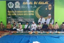 Ratusan Jemaah Majelis At-Taubah Depok Menggelar Doa Bersama Untuk Emmeril Kahn Mumtadz - JPNN.com Jabar