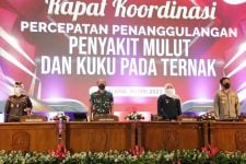 Gubernur Jatim Intruksikan Bupati dan Wali Kota Bentuk Satgas PMK dan Buat SE - JPNN.com Jatim