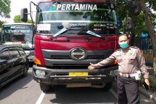 Pemuda Terlindas Truk di Jalan Kenjeran, Kondisinya Nahas - JPNN.com Jatim