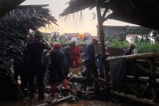 Rumah Makan Saung 3 Depok Ambruk, Dua Pengunjung Tewas Tertimpa Reruntuhan - JPNN.com Jabar