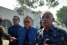 Takziah ke Gedung Pakuan, Petinggi PAN Doakan Ridwan Kamil Diberikan Ketabahan - JPNN.com Jabar
